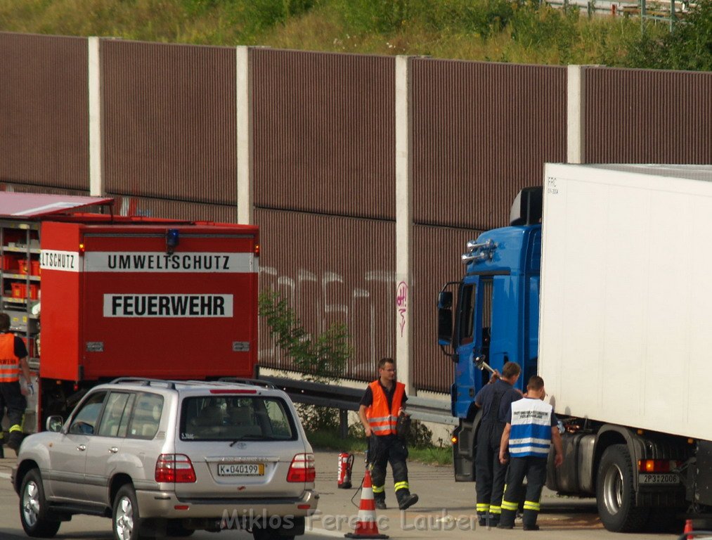 A 3 Rich Oberhausen LKW Tank undicht    P69.JPG